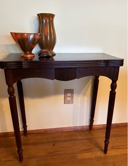 Antique Federal Or Sheraton Style Mahogany Wood Gaming Or Console Table