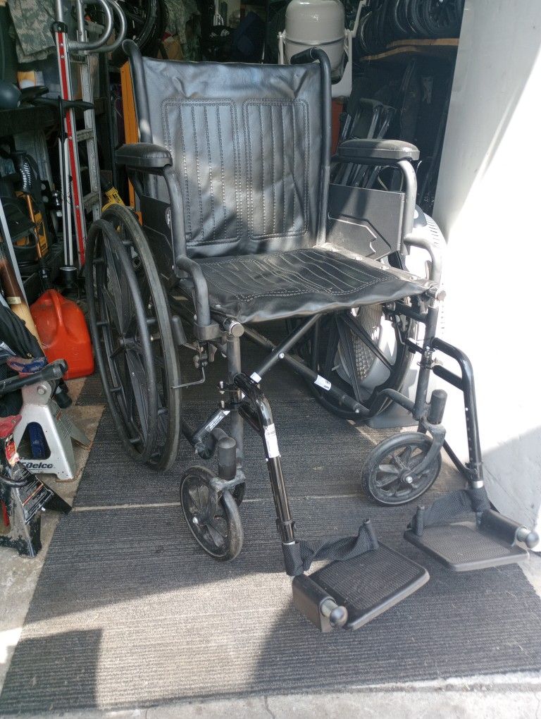 PROBASICS WHEELCHAIR 18" WIDTH REGULAR FOOTREST