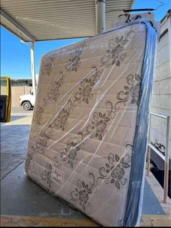 Mattress and box spring new