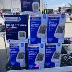 BLOOD PRESSURE MONITOR