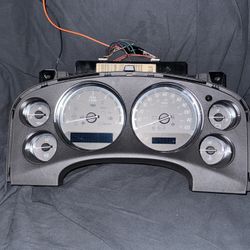 Yukon Fully Customized  Gauge Cluster.. PRICE IS FIMR!!!!!!!