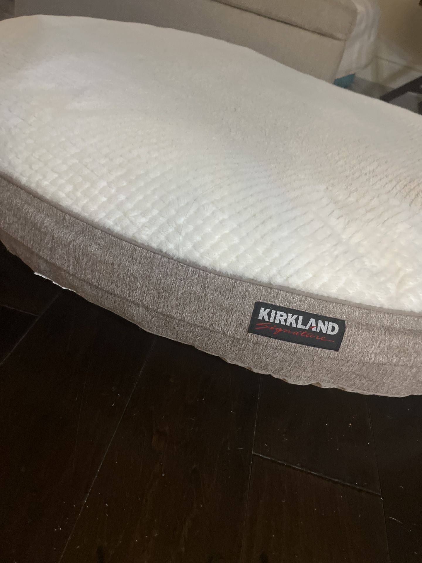 XL Kirkland Round Pet bed