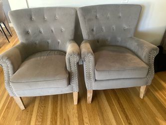 Set of 2 Gray Tufted Accent Chairs 🪑