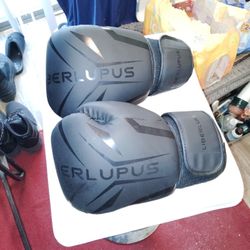 16oz Liberlupus Boxing Gloves 