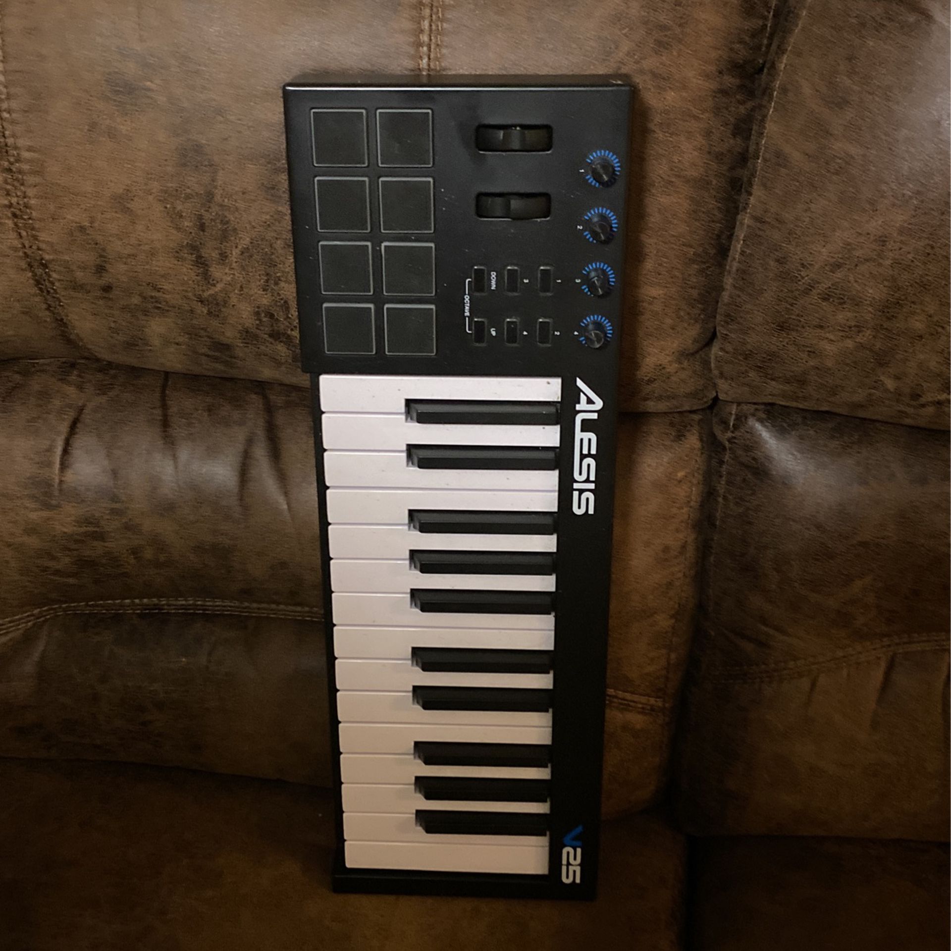 Alesis 25 Key MIDI Controller 