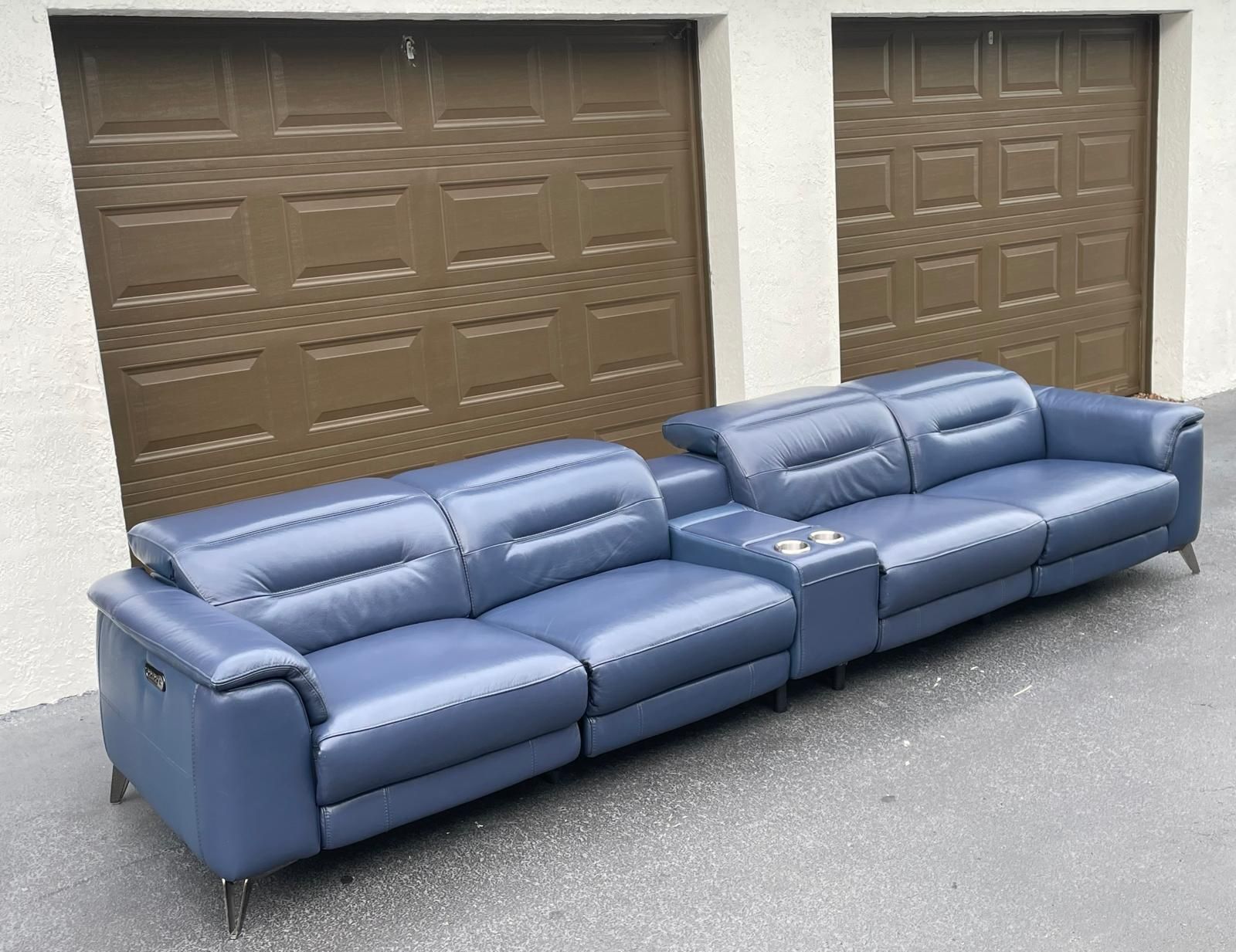 🛋️ Sofa/Couch Recliners - 5 Months Old - Blue - Real Leather - Delivery Available 🚛