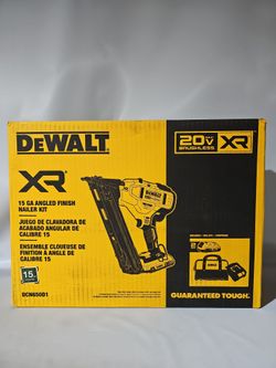 DEWALT XR 20V 15GA Angled Finish Nailer Kit DCN650D1