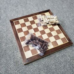 LIKE NEW Wood Chess Set that Folds for Travel
