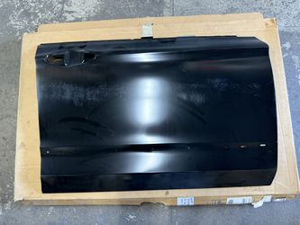 Oem GM 2014-2020 chevrolet impala right side outer door panel passanger Genuine 