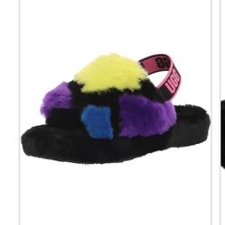 Uggs Size Like 7 Women’s NEW SHOES SANDALS FUZZY $40 
