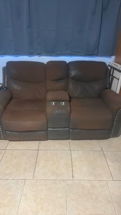 Recliner loveseat