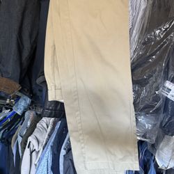 32x34 Men’s Khakis