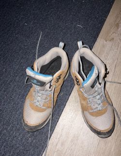 Women’s hiking boots