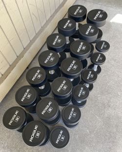 ROGUE URETHANE DUMBBELL SET: 5LB - 50LB for Sale in Kent, WA - OfferUp