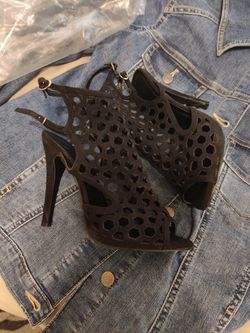Black Heels 6.5