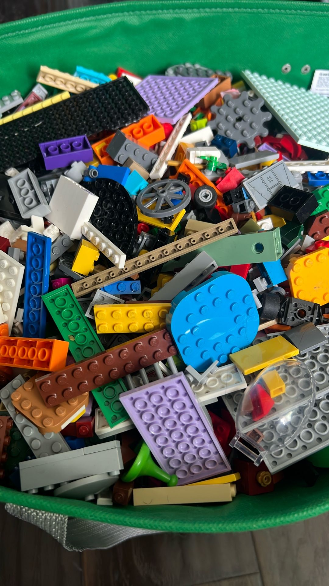 Random Lego bin