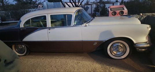 1956 OLDSMOBILE SUPER ROCKET 88