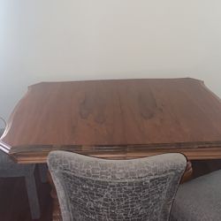Living Room/Kitchen Table 