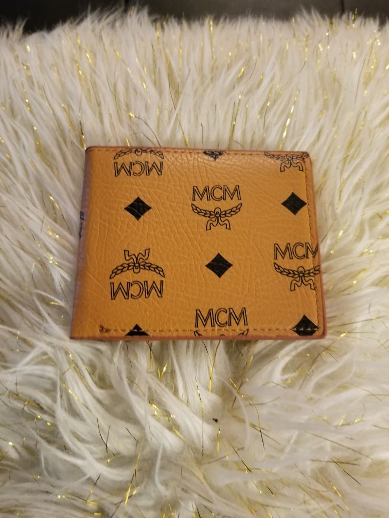 M❤ light brown wallet