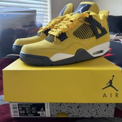 Jordan 4 Retro Lightning Size 11 
