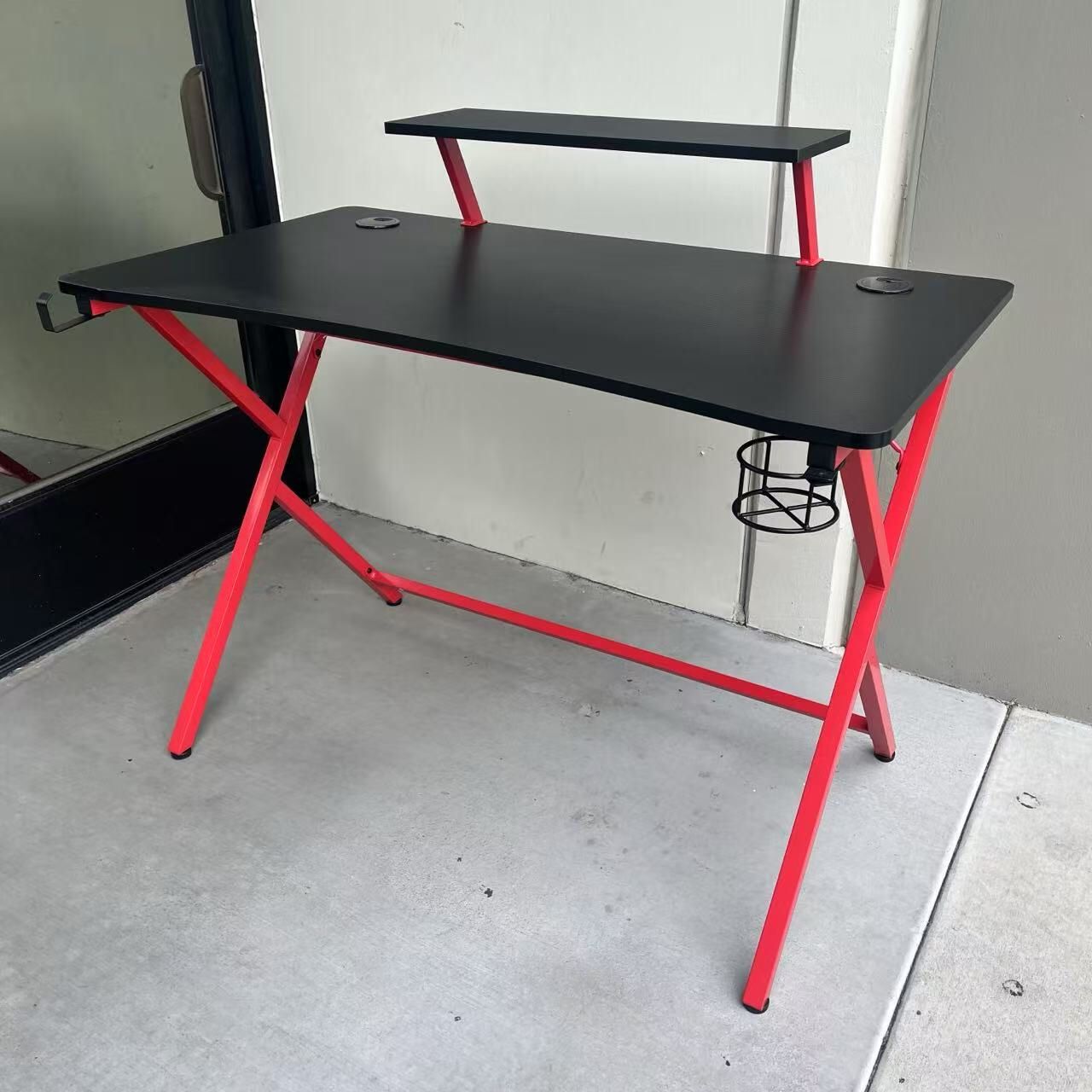 New In Box 44x24x30 Inch Tall Gaming Office Computer Desk Table With Monitor Shelf Stand Carbon Fiber Pattern Top