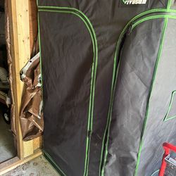 Grow tent