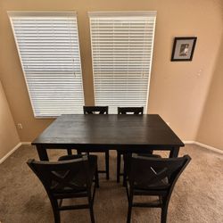 Dining room table 