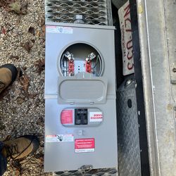 100 Amp Meter Socket With Disconnect.