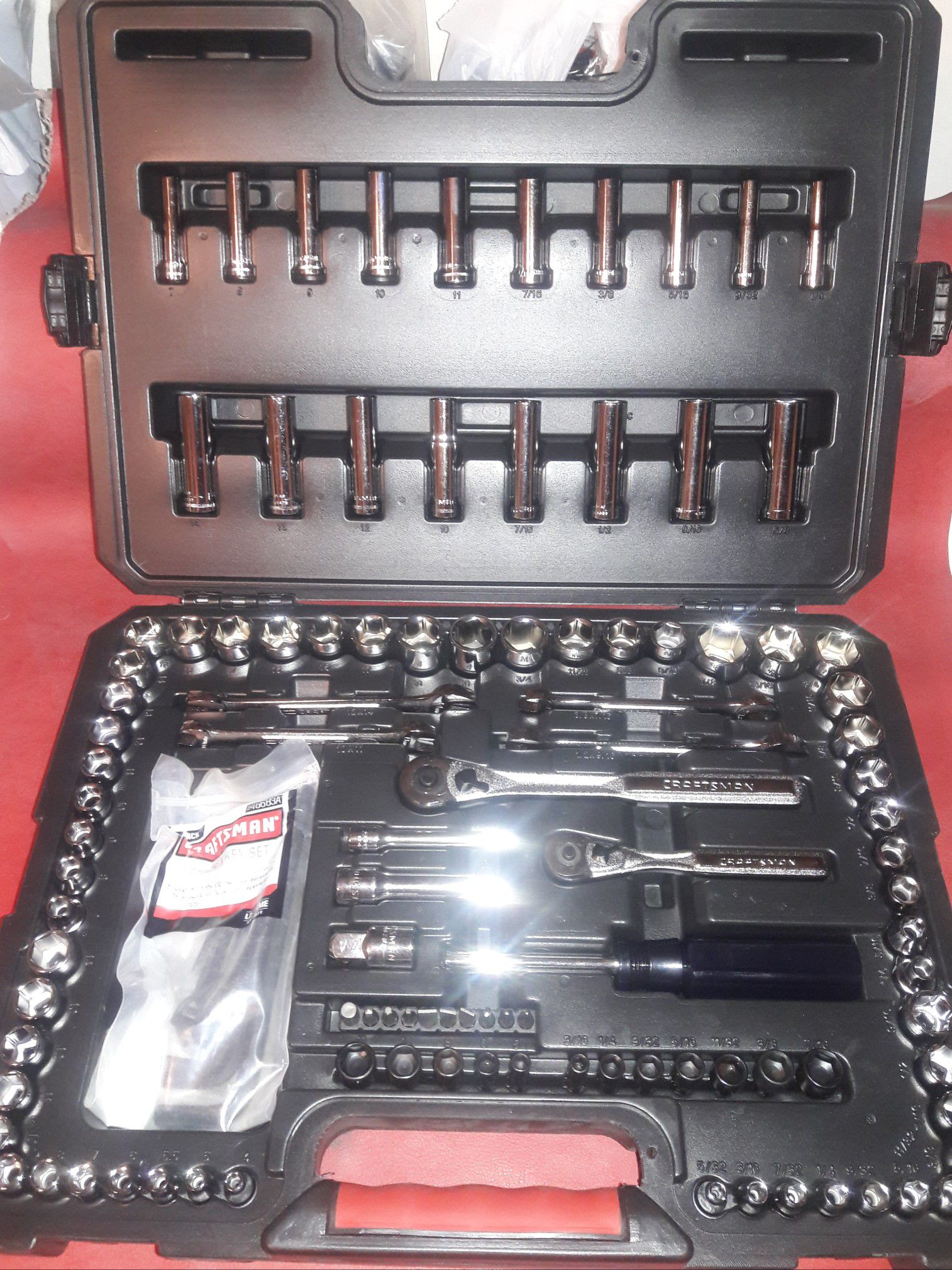 Craftsman tool set with 1/2" sockets Nueva
