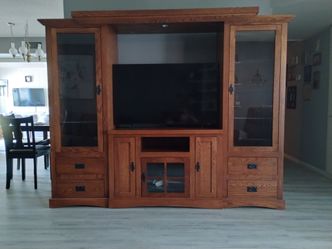 Entertainment center
