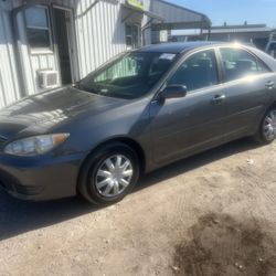 2006. TOYOTA CAMRY L/E 