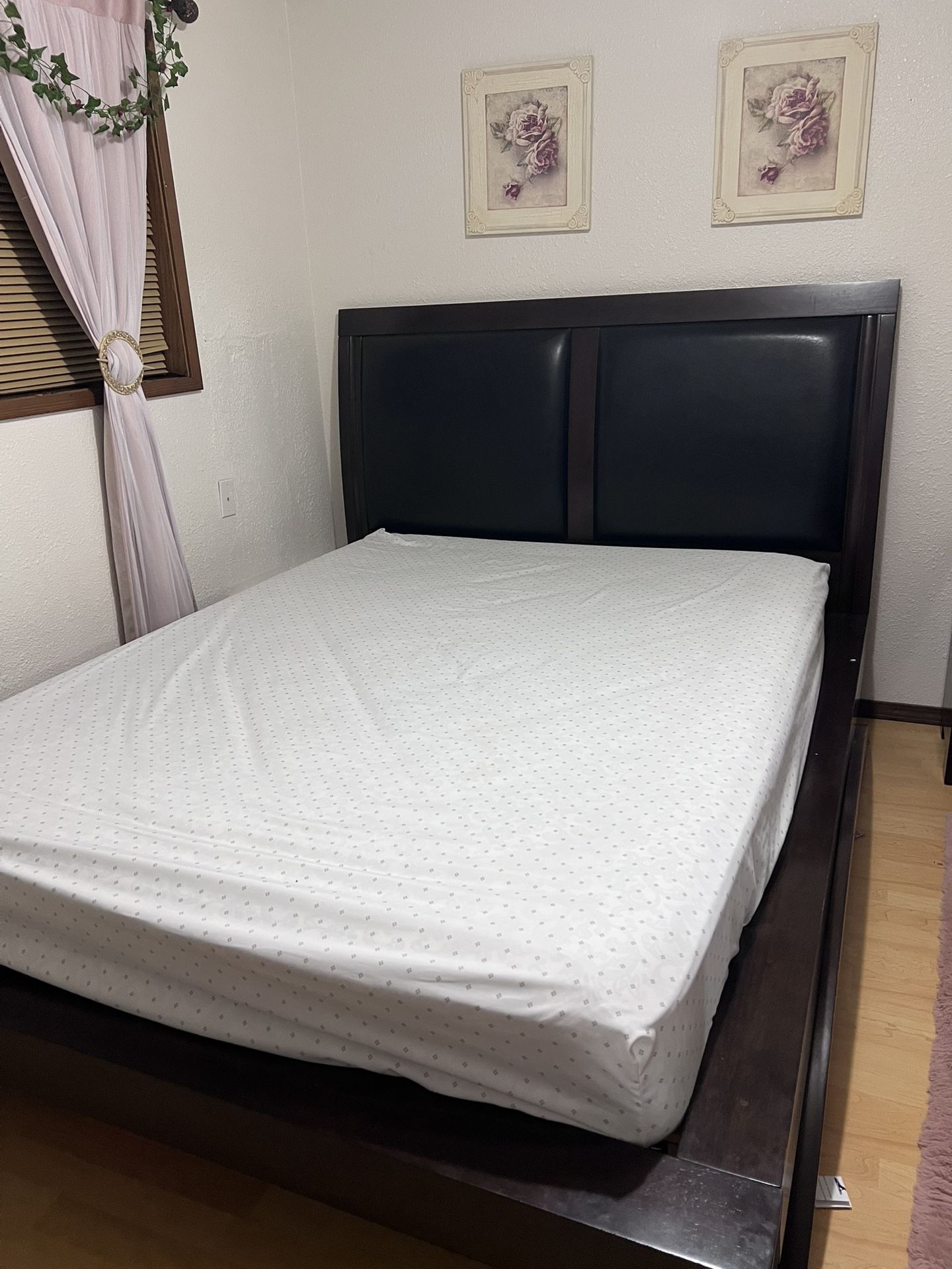 Queen Bed Set 