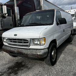 2000 Ford E-250