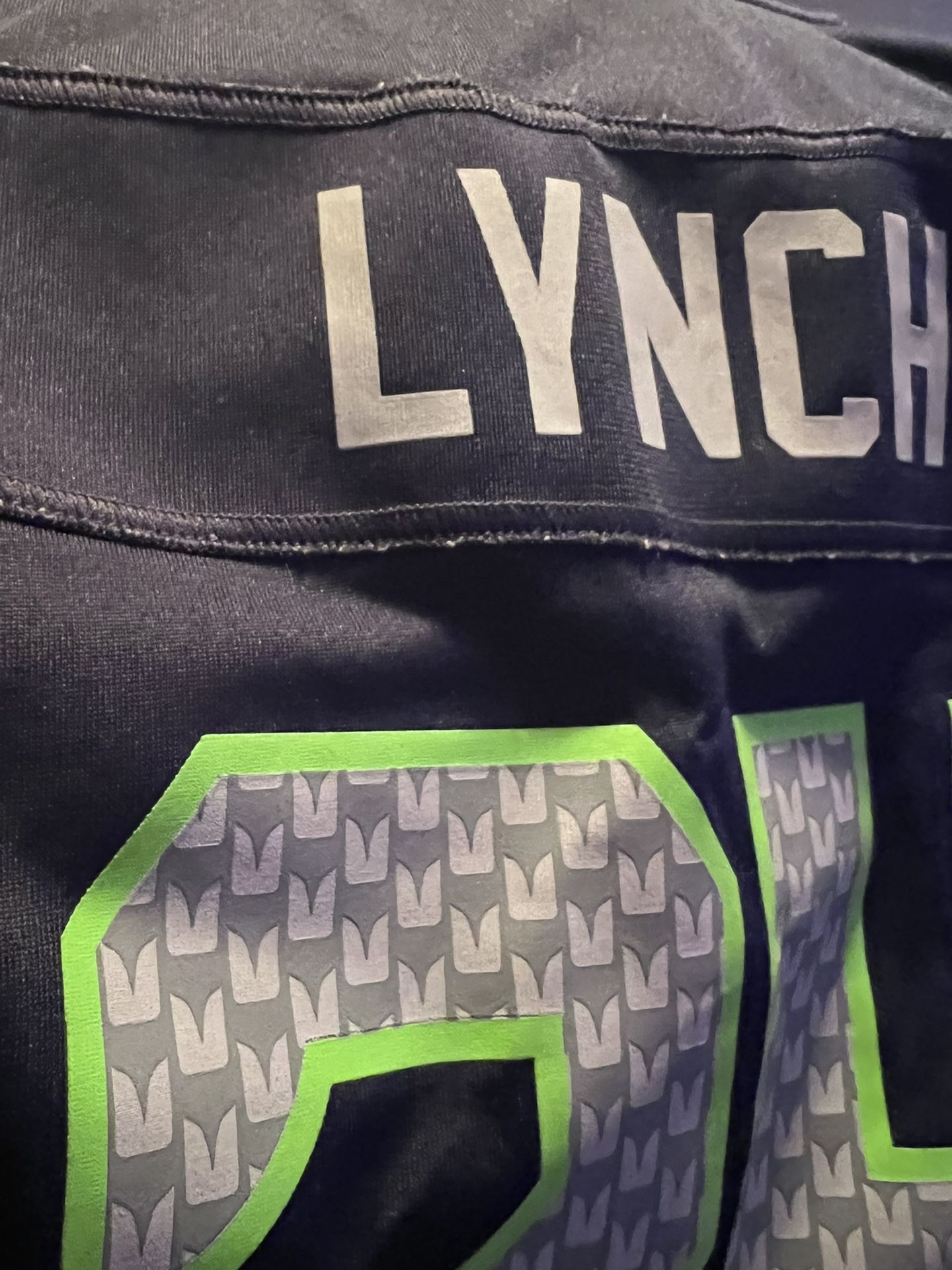 Marshawn Lynch Jersey for Sale in Mandres-les-roses, IDF - OfferUp