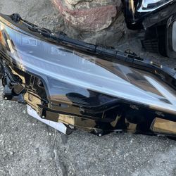 2023-24 LEXUS RX  RIGHT HEADLIGHT 