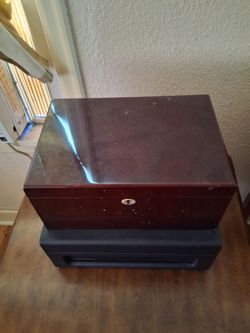 Cigar humidifier