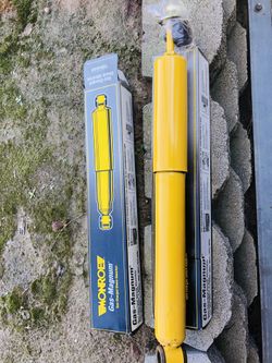 Gas shocks/ Peterbilt