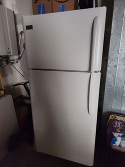 FREE Frigidaire frige  65x30 in