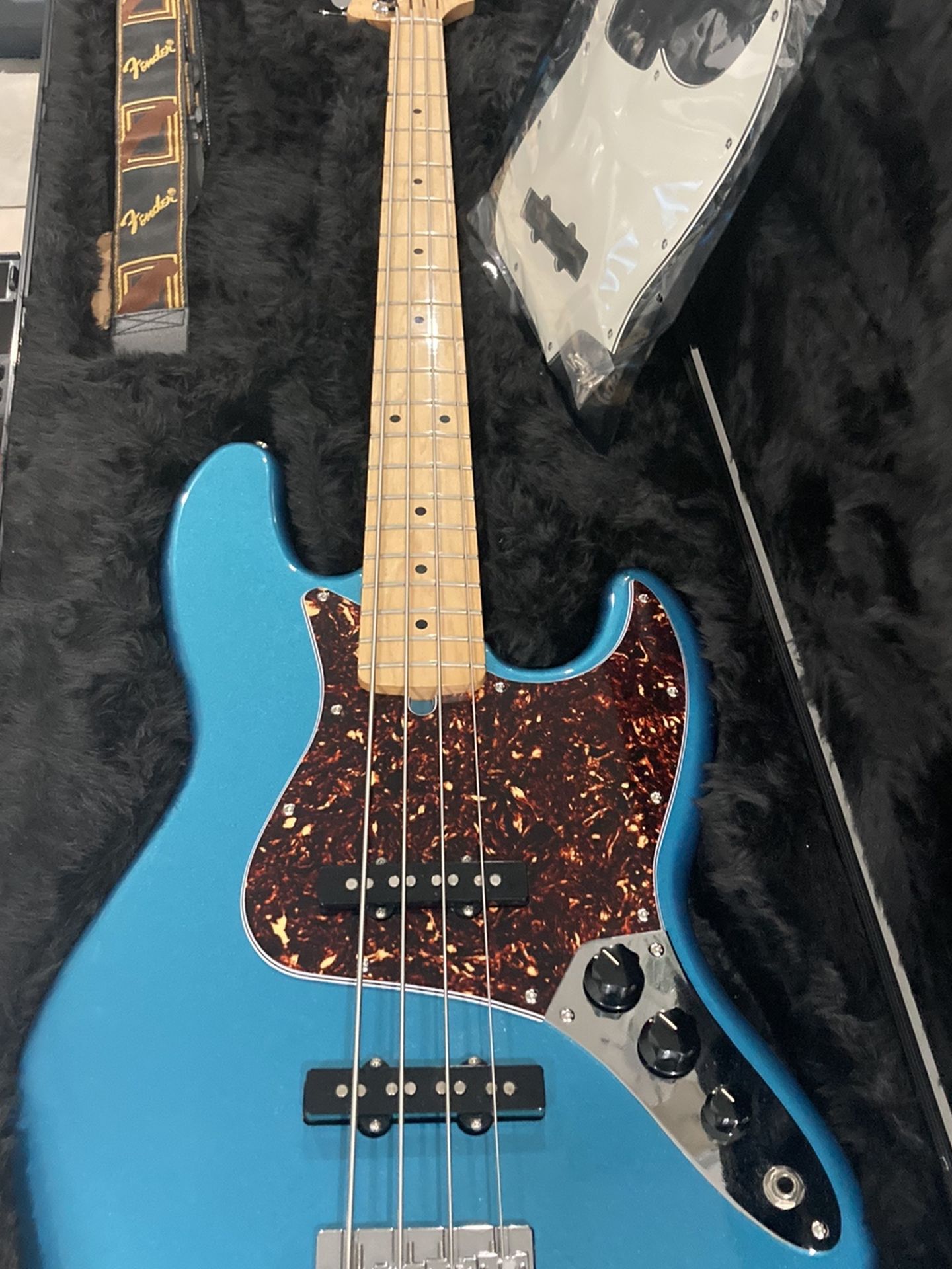 Fender Jazz Bass With Fender Hard Case