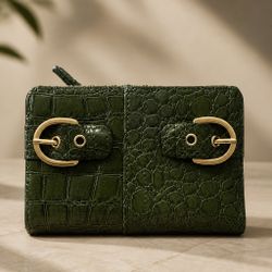 Green Faux Patent Leather Wallet Croc Embossed Buckle Zip Organizer NWOT New