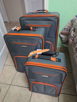 Luggage set