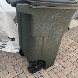TRASH CAN 64 Gallons TOTER HEAVY DUTY GREEN COLOR