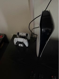 Playstation 5 w/ original box + dualsense wireless controller