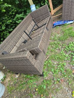 Patio Sectional missing few part