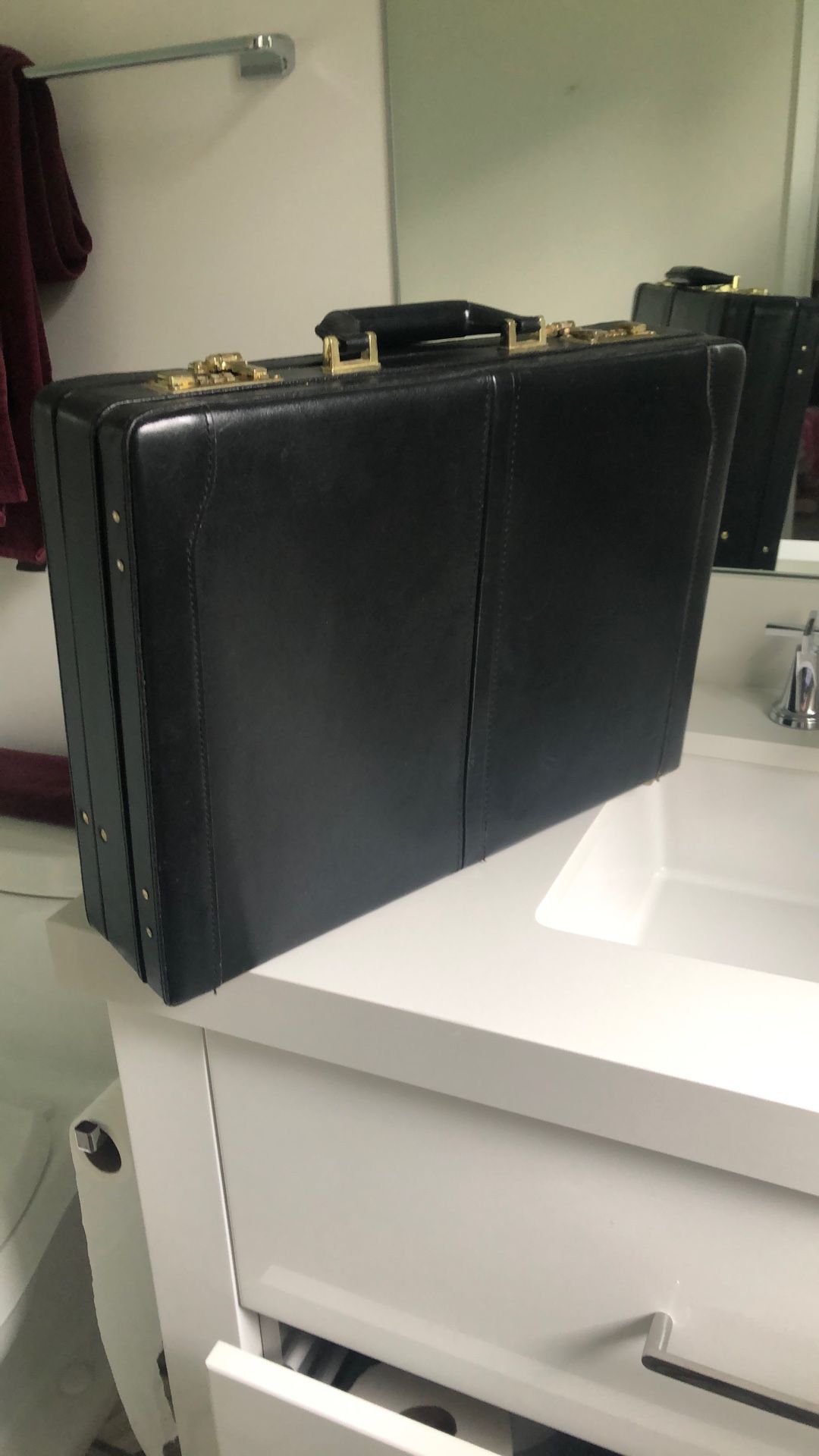 Classic Genuine Leather Laptop Bag