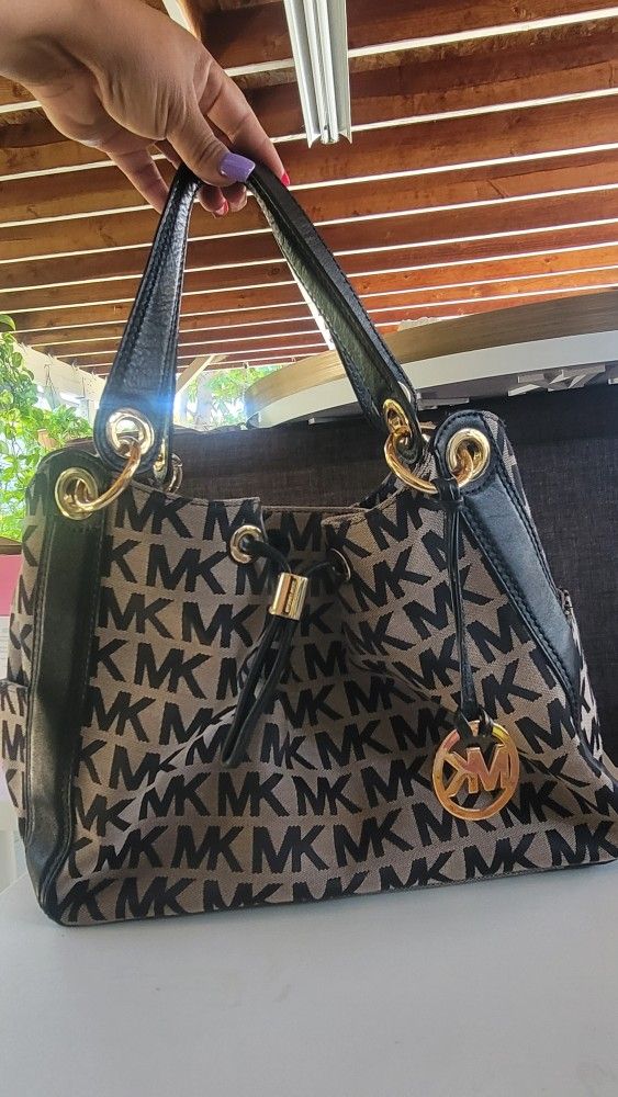 Michael kors purse