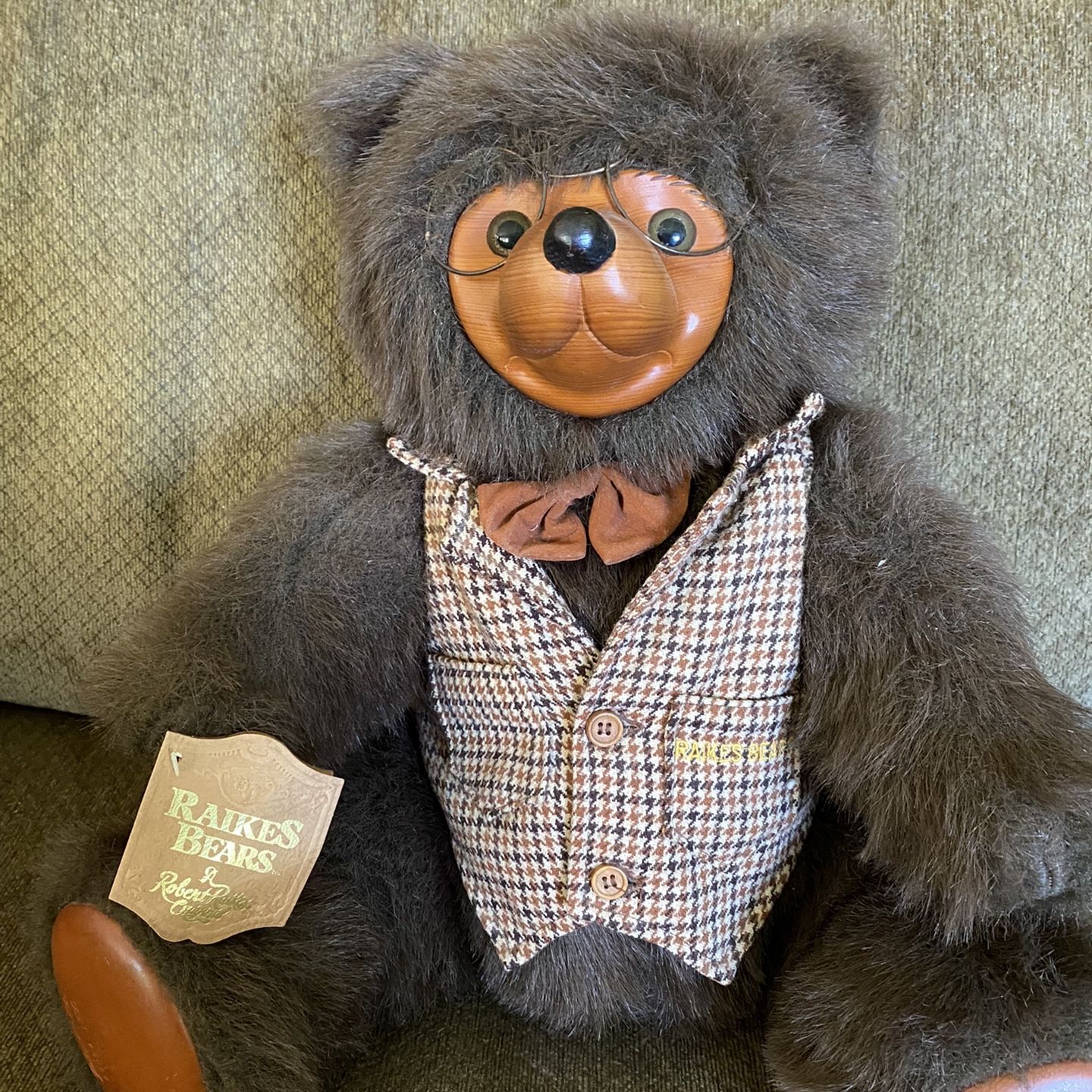 Figurine gilet vintage 1985 Robert Raikes Bently bois violet