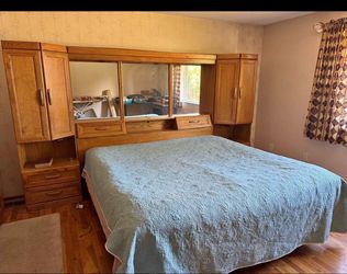 King Oak Bedroom Set