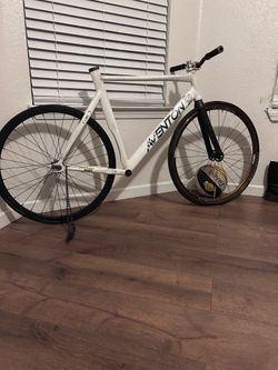 aventon fixie