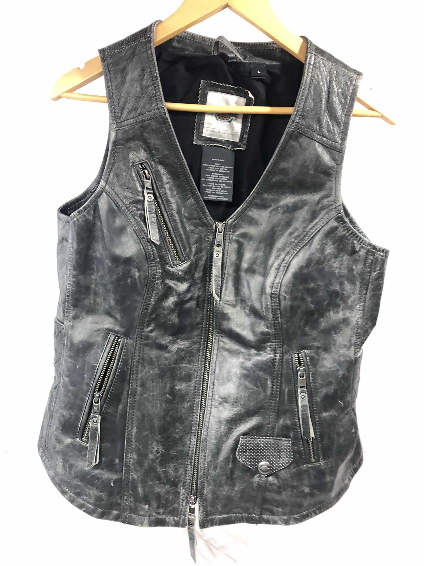 Harley Davidson Woman’s Leather Best. Factory Distressed/Weathered Look. Lightly Worn, Good Condition. Size Large